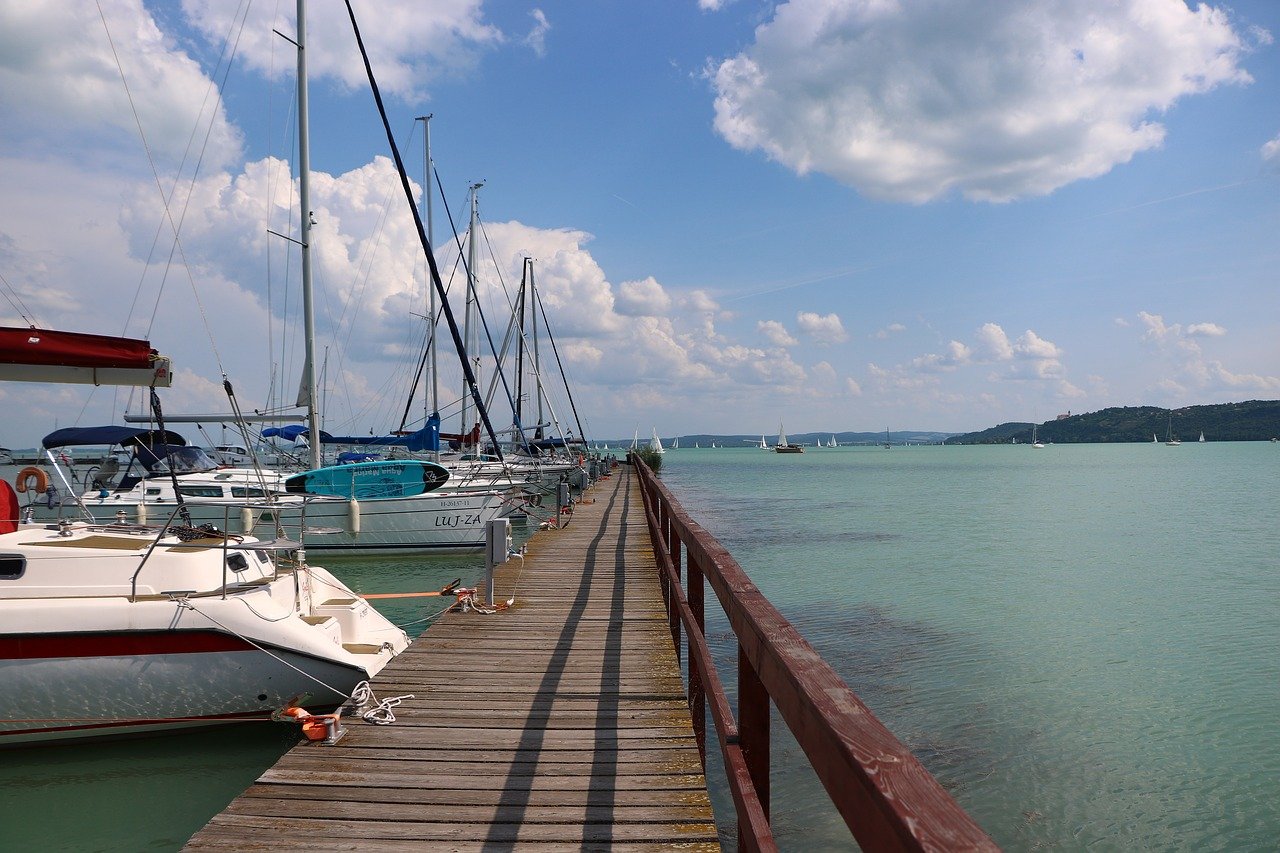 Kikötő a Balatonnál